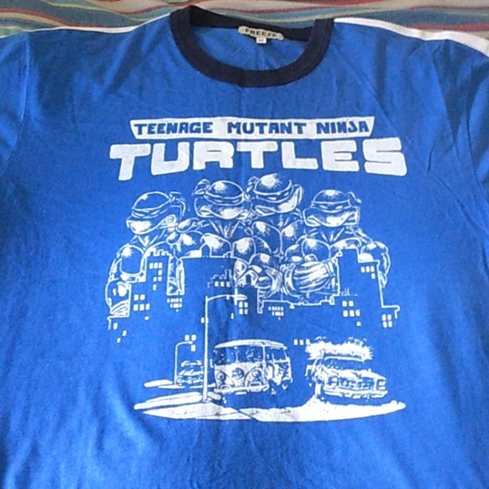 Teenage Mutant Ninja Turtle T-shirt Size Medium